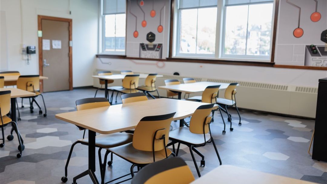 STEM Greenhouse Programming Room2